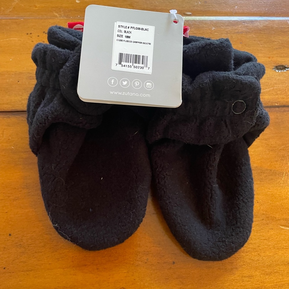 Zutano Fleece booties NWT